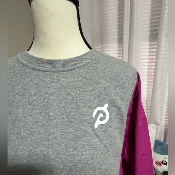 Peloton Heather Gray Crewneck - Picture 2 of 6